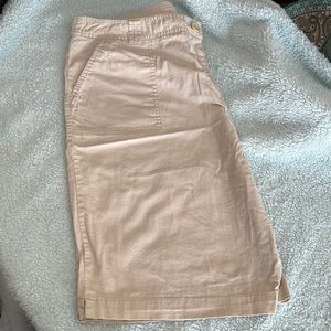 KAKI SHORTS